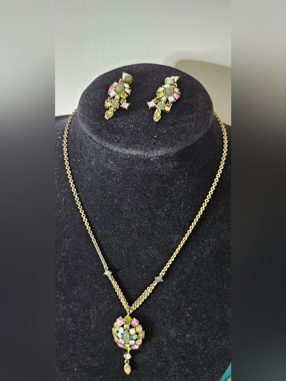 Gold-tone rustic pendant necklace and matching multicolor green and pink crystal